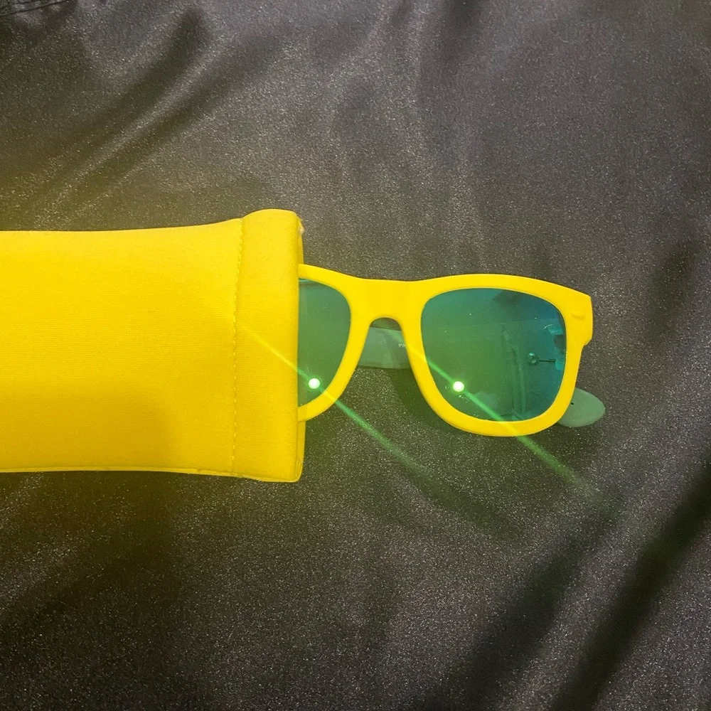 Unisex Havaianas sunglasses. Gift it or for yourself (New never worn No tags